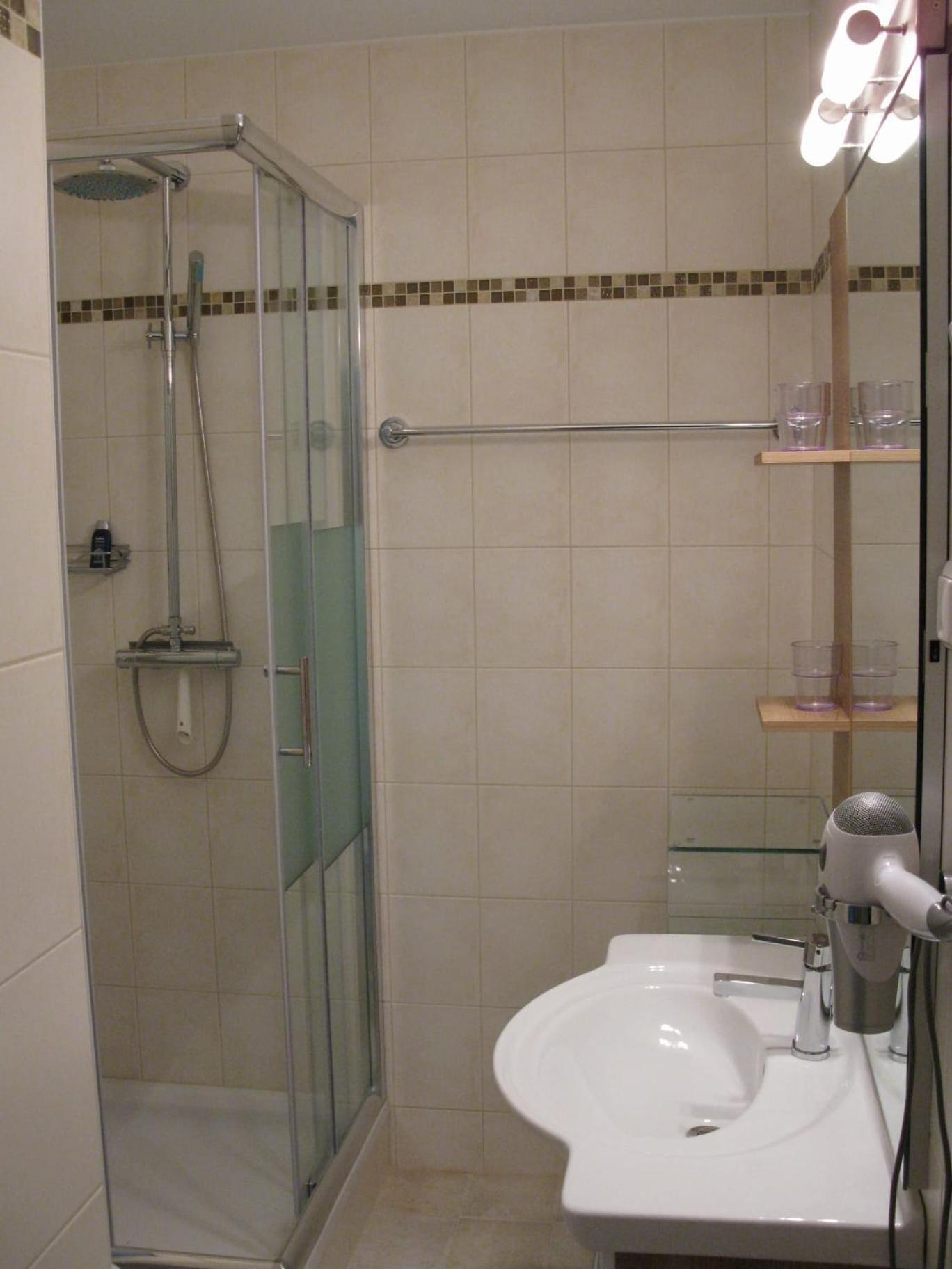 Kaernten Ossiacher See Apartment Zwei Zimmer Ferienwohnung Direkter Seezugang Strand Beheizte Schwimmhalle Bodensdorf Extérieur photo